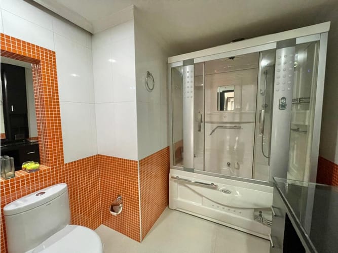 Apartamento de 4 alcobas en arriendo en El Poblado, Medellín, 480 m² · foto 21 de 22