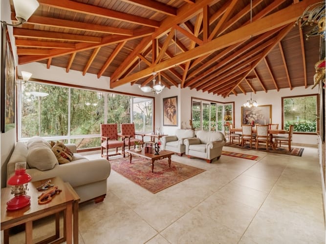 Casa de 5 alcobas en venta en San Diego, Medellín, 407 m² · foto 2 de 24