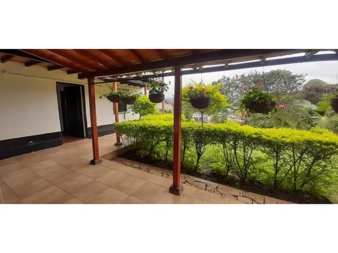 Casa de 5 alcobas en venta en Guarne, 190 m² · foto 3 de 24