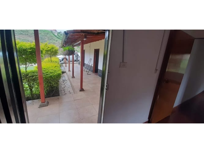 Casa de 5 alcobas en venta en Guarne, 190 m² · foto 14 de 24
