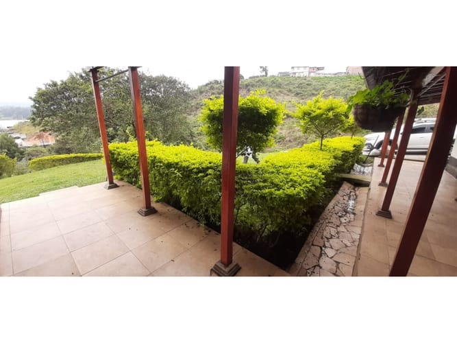 Casa de 5 alcobas en venta en Guarne, 190 m² · foto 23 de 24