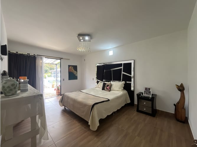 Casa de 9 alcobas en venta en Guarne, 600 m² · foto 3 de 16