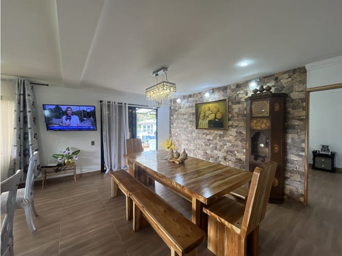 Casa de 9 alcobas en venta en Guarne, 600 m² · foto 5 de 16