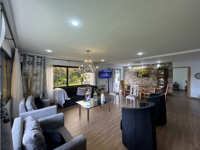 Casa de 9 alcobas en venta en Guarne, 600 m² · foto 7 de 16