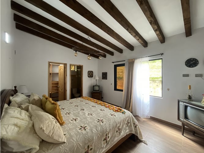 Casa de 9 alcobas en venta en Guarne, 600 m² · foto 8 de 16
