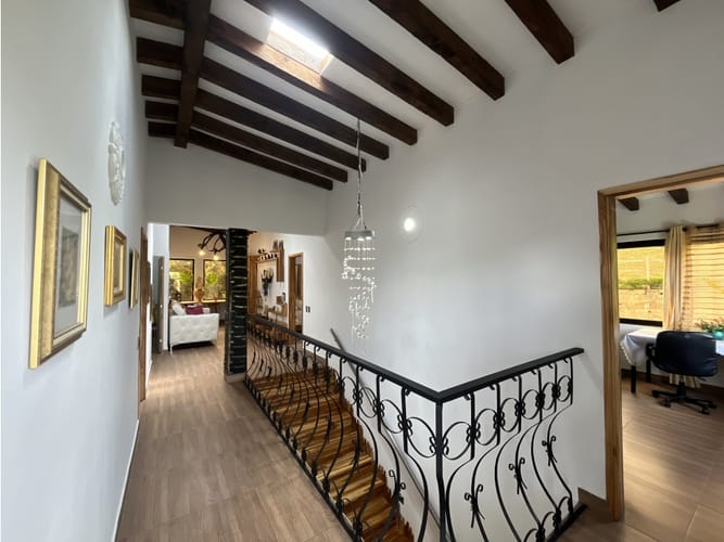 Casa de 9 alcobas en venta en Guarne, 600 m² · foto 10 de 16