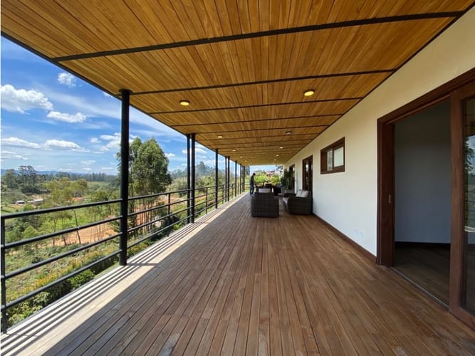 Casa de 3 alcobas en venta en San Antonio De Pereira, El Carmen de Viboral, 420 m² · foto 2 de 14