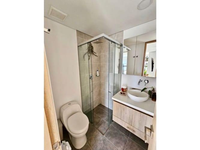 Apartamento de 2 alcobas en arriendo en El Poblado, Medellín, 79 m² · foto 5 de 12