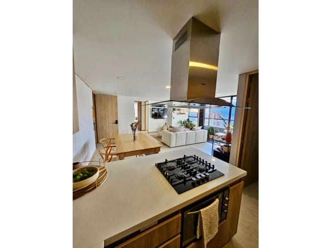 Apartamento de 2 alcobas en arriendo en El Poblado, Medellín, 79 m² · foto 6 de 12