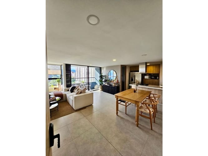 Apartamento de 2 alcobas en arriendo en El Poblado, Medellín, 79 m² · foto 7 de 12