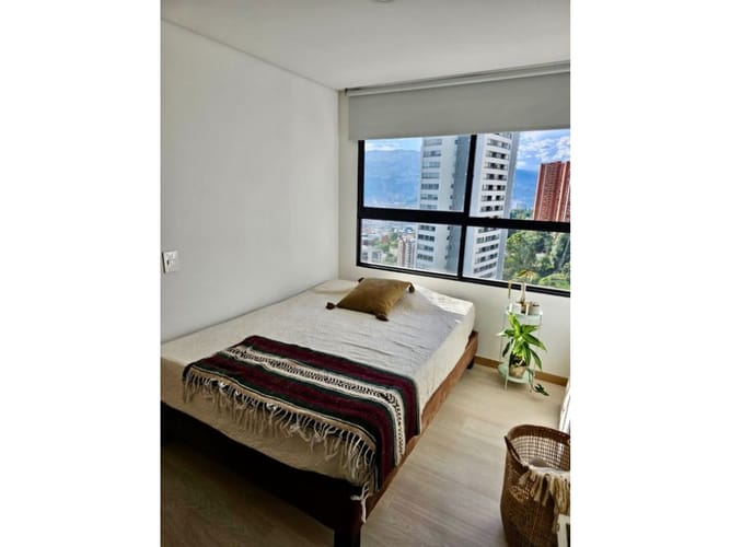 Apartamento de 2 alcobas en arriendo en El Poblado, Medellín, 79 m² · foto 8 de 12