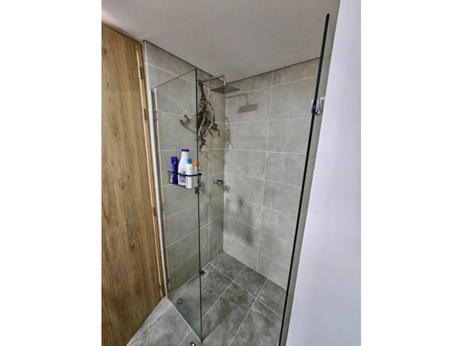 Apartamento de 2 alcobas en arriendo en El Poblado, Medellín, 79 m² · foto 10 de 12