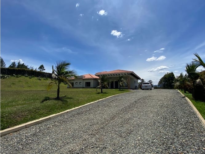 Casa de 3 alcobas en venta en San Antonio De Pereira, El Carmen de Viboral, 420 m² · foto 14 de 14