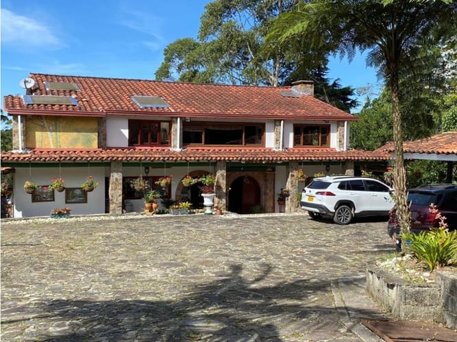 Casa de 8 alcobas en venta en Llano Grande, Rionegro, 700 m² · foto 3 de 20