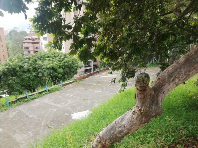 Lote en venta en Pontevedra, Envigado, 1558 m² · foto 7 de 13