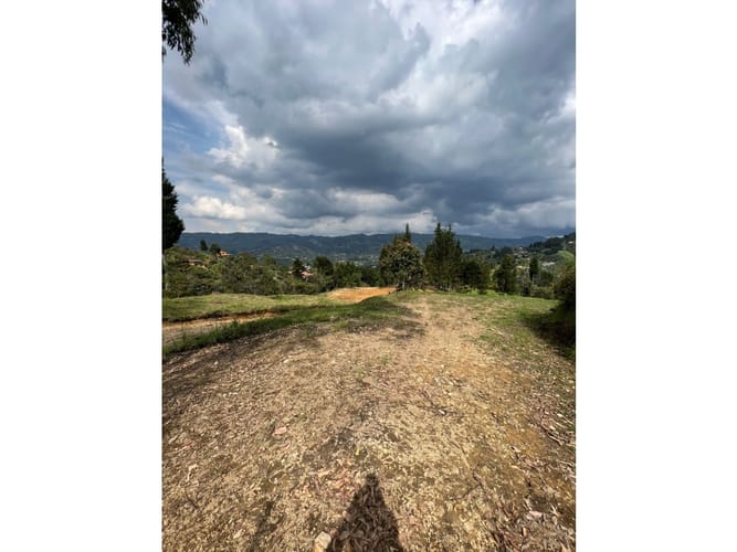Lote en venta en El Zango, Guarne, 6800 m² · foto 2 de 8