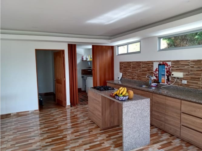 Casa de 3 alcobas en venta en El Carmen De Viboral, El Carmen de Viboral, 258 m² · foto 2 de 11
