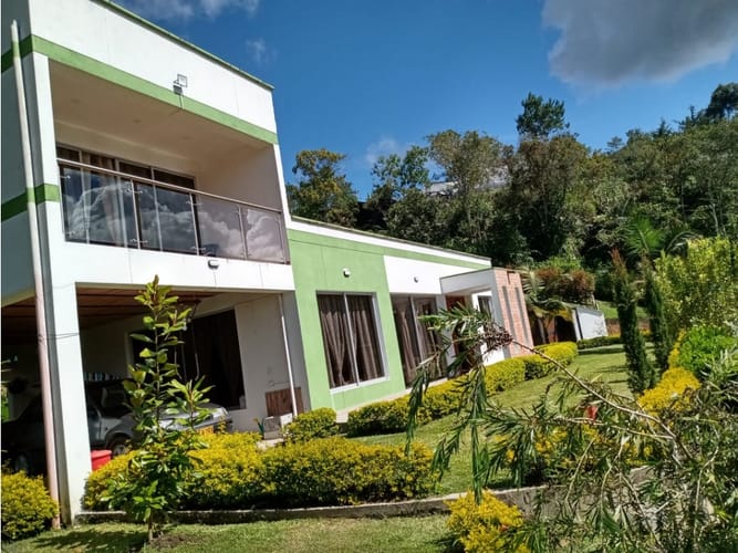 Casa de 3 alcobas en venta en El Carmen De Viboral, El Carmen de Viboral, 258 m² · foto 11 de 11