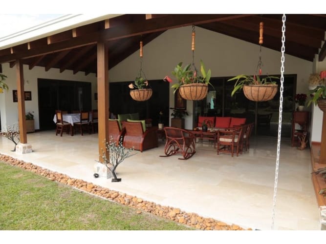 Casa de 4 alcobas en venta en La Ceja, 500 m² · foto 5 de 24