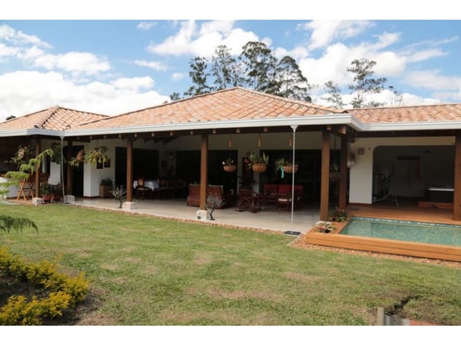 Casa de 4 alcobas en venta en La Ceja, 500 m² · foto 6 de 24