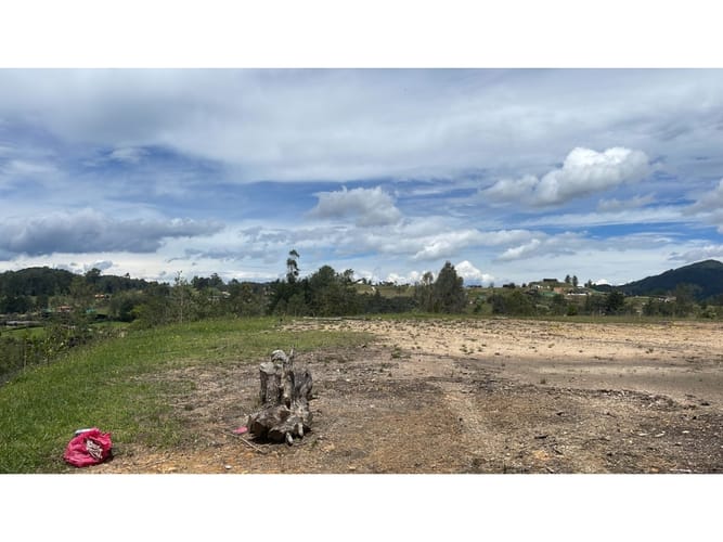 Lote en venta en El Retiro, 2800 m² · foto 3 de 6