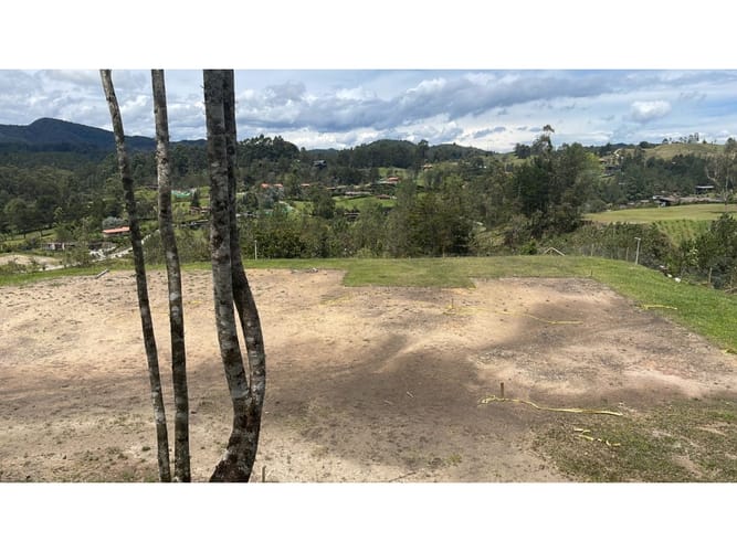 Lote en venta en El Retiro, 2800 m² · foto 5 de 6