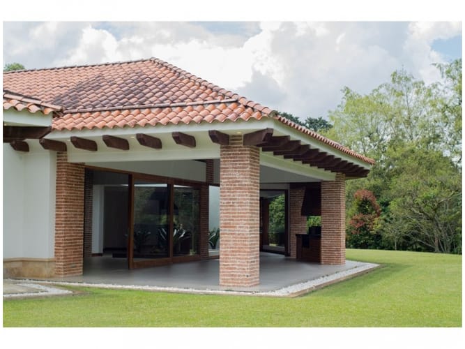 Casa de 4 alcobas en venta en Llano Grande, Rionegro, 600 m² · foto 2 de 24