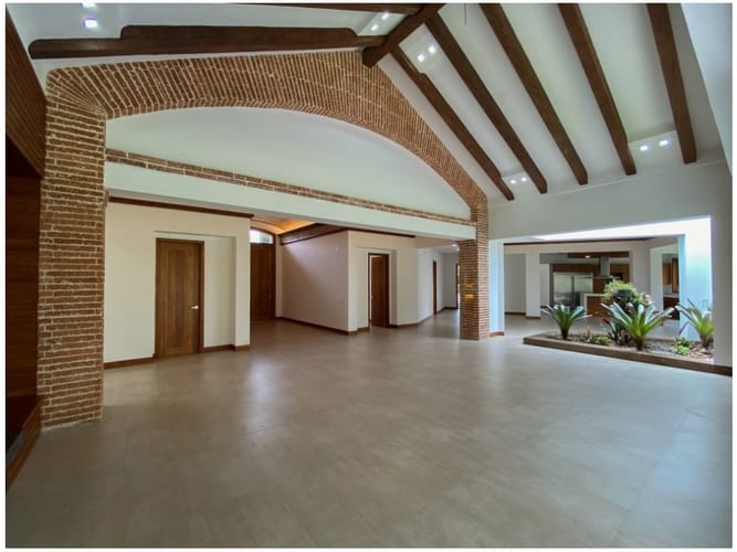 Casa de 4 alcobas en venta en Llano Grande, Rionegro, 600 m² · foto 4 de 24