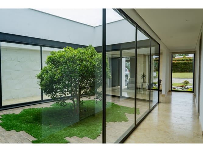 Casa de 4 alcobas en venta en So�Adora, Rionegro, 517 m² · foto 3 de 9