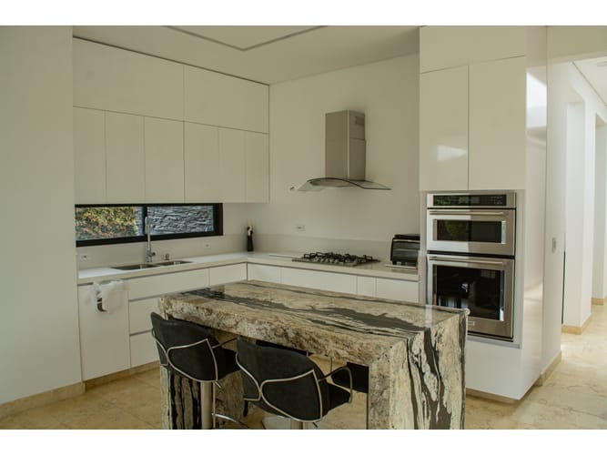 Casa de 4 alcobas en venta en So�Adora, Rionegro, 517 m² · foto 4 de 9