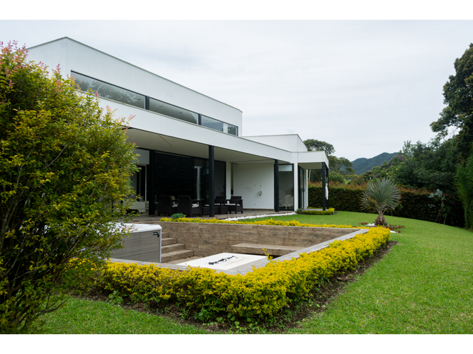 Casa de 4 alcobas en venta en So�Adora, Rionegro, 517 m² · foto 6 de 9