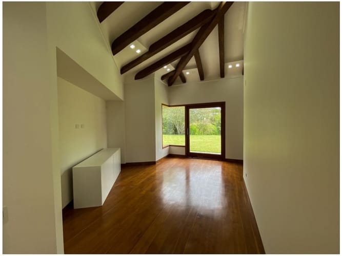 Casa de 4 alcobas en venta en Llano Grande, Rionegro, 600 m² · foto 9 de 24