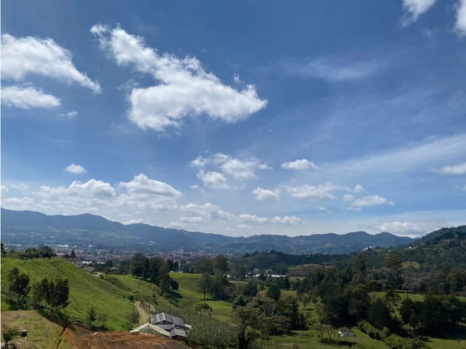 Lote en venta en San Nicolas, La Ceja, 2500 m² · foto 2 de 10