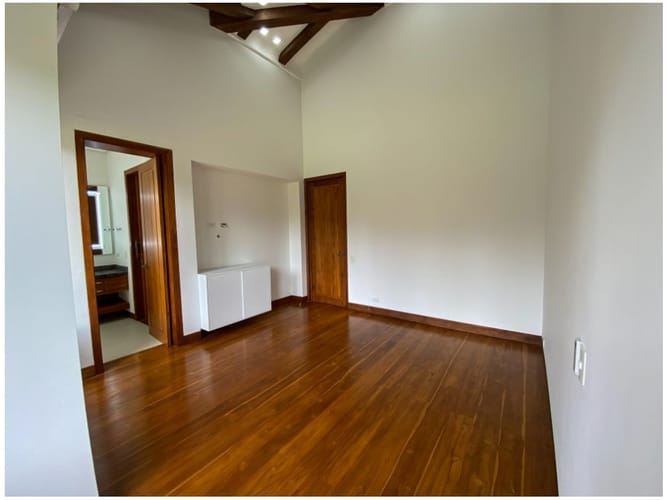 Casa de 4 alcobas en venta en Llano Grande, Rionegro, 600 m² · foto 16 de 24