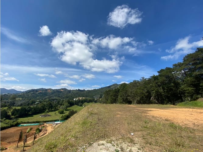Lote en venta en San Nicolas, La Ceja, 2500 m² · foto 4 de 10