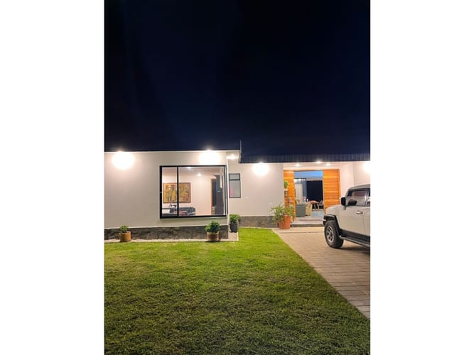 Casa de 4 alcobas en venta en Llano Grande, La Ceja, 360 m² · foto 4 de 24