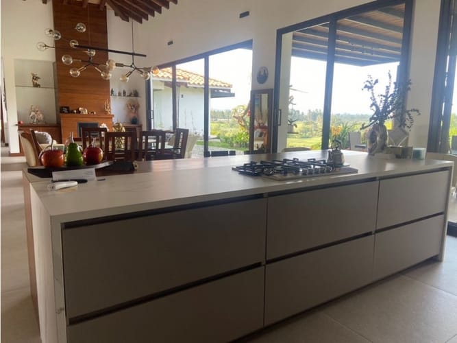Casa de 3 alcobas en venta en San Gerardo, La Ceja, 430 m² · foto 7 de 18