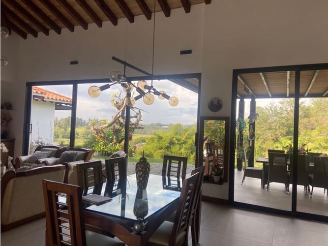 Casa de 3 alcobas en venta en San Gerardo, La Ceja, 430 m² · foto 10 de 18