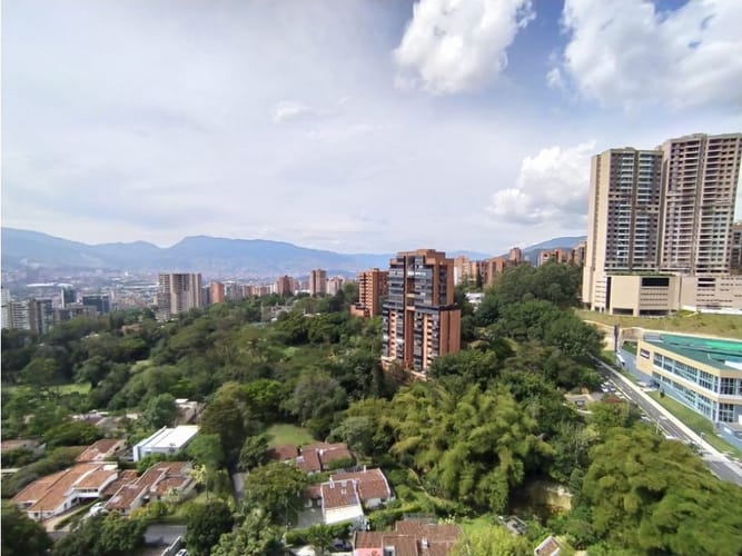 Apartamento de 3 alcobas en venta en San Lucas, Medellín, 192 m² · foto 2 de 24