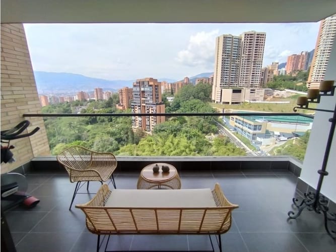 Apartamento de 3 alcobas en venta en San Lucas, Medellín, 192 m² · foto 17 de 24