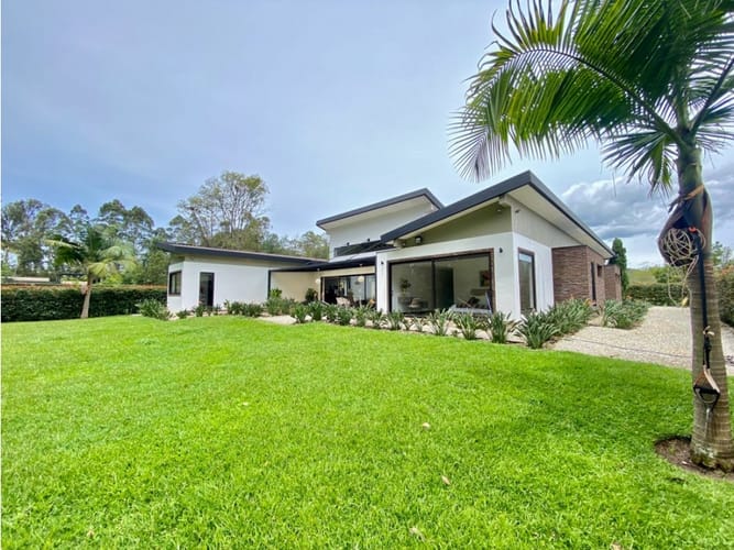 Casa de 5 alcobas en venta en Llano Grande, Rionegro, 450 m² · foto 7 de 24
