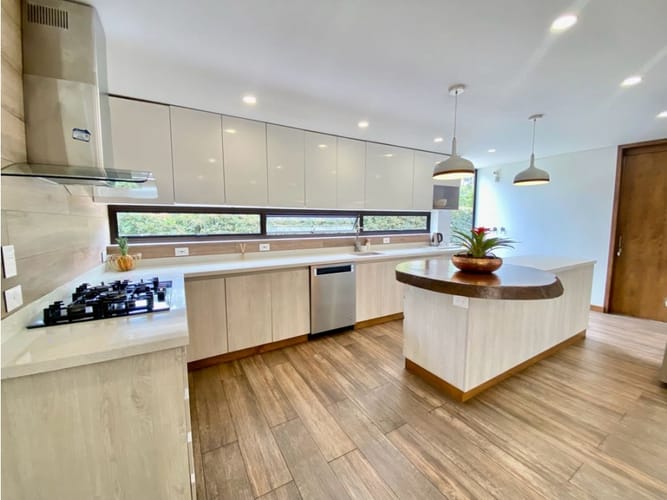 Casa de 5 alcobas en venta en Llano Grande, Rionegro, 450 m² · foto 10 de 24