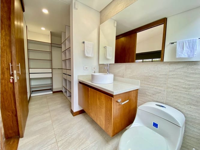 Casa de 5 alcobas en venta en Llano Grande, Rionegro, 450 m² · foto 24 de 24