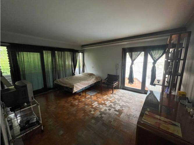 Casa de 5 alcobas en venta en El Poblado, Medellín, 600 m² · foto 6 de 15