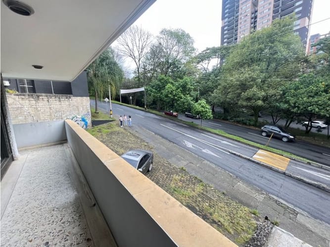 Casa de 5 alcobas en venta en El Poblado, Medellín, 600 m² · foto 13 de 15