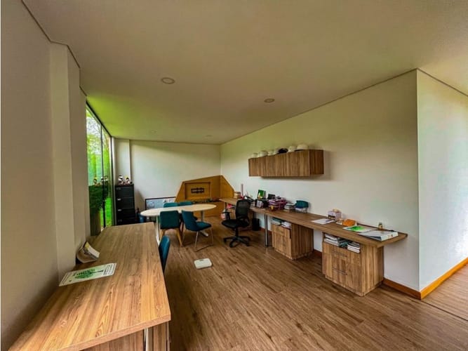 Casa de 5 alcobas en venta en Guamito, La Ceja, 580 m² · foto 5 de 7