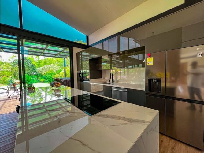Casa de 5 alcobas en venta en Guamito, La Ceja, 580 m² · foto 6 de 7