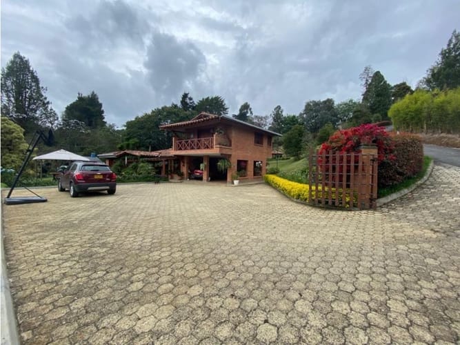 Casa de 4 alcobas en venta en Carrizales, El Retiro, 350 m² · foto 2 de 17