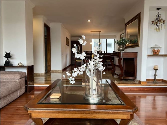 Apartamento de 4 alcobas en venta en La Florida, Medellín, 212 m² · foto 2 de 24
