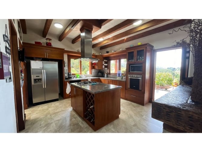 Casa de 3 alcobas en venta en Escobero, Medellín, 600 m² · foto 2 de 24